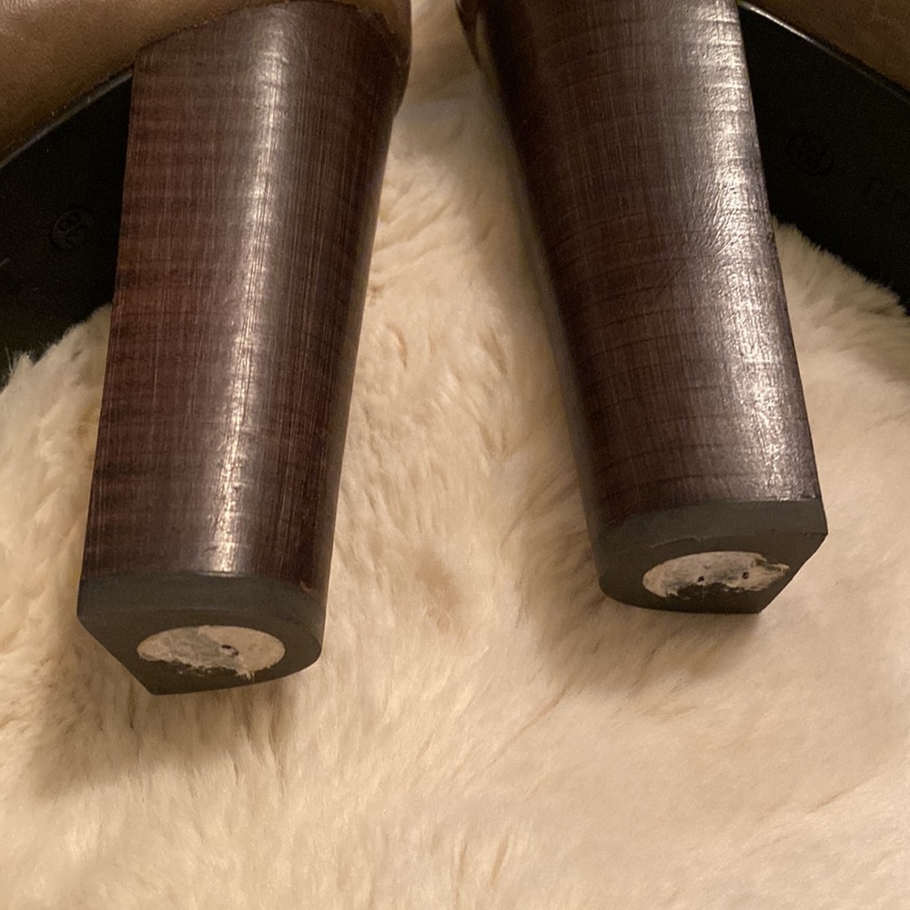 Taupe colored boots - Picture 5 of 7